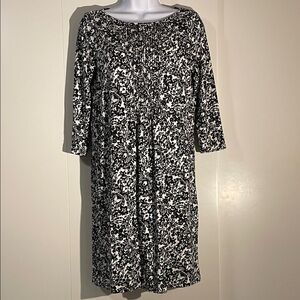 J. Jill Lovely Black and White Floral Dress w stitching details